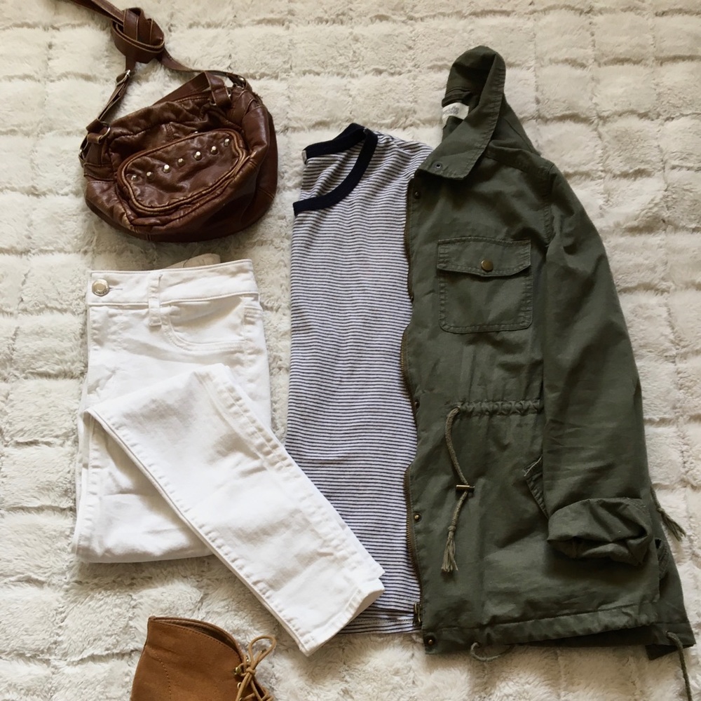 White American Eagle jeans